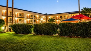 Unclassified image, 3 of 12, button - Truestay Inn (Bakersfield)