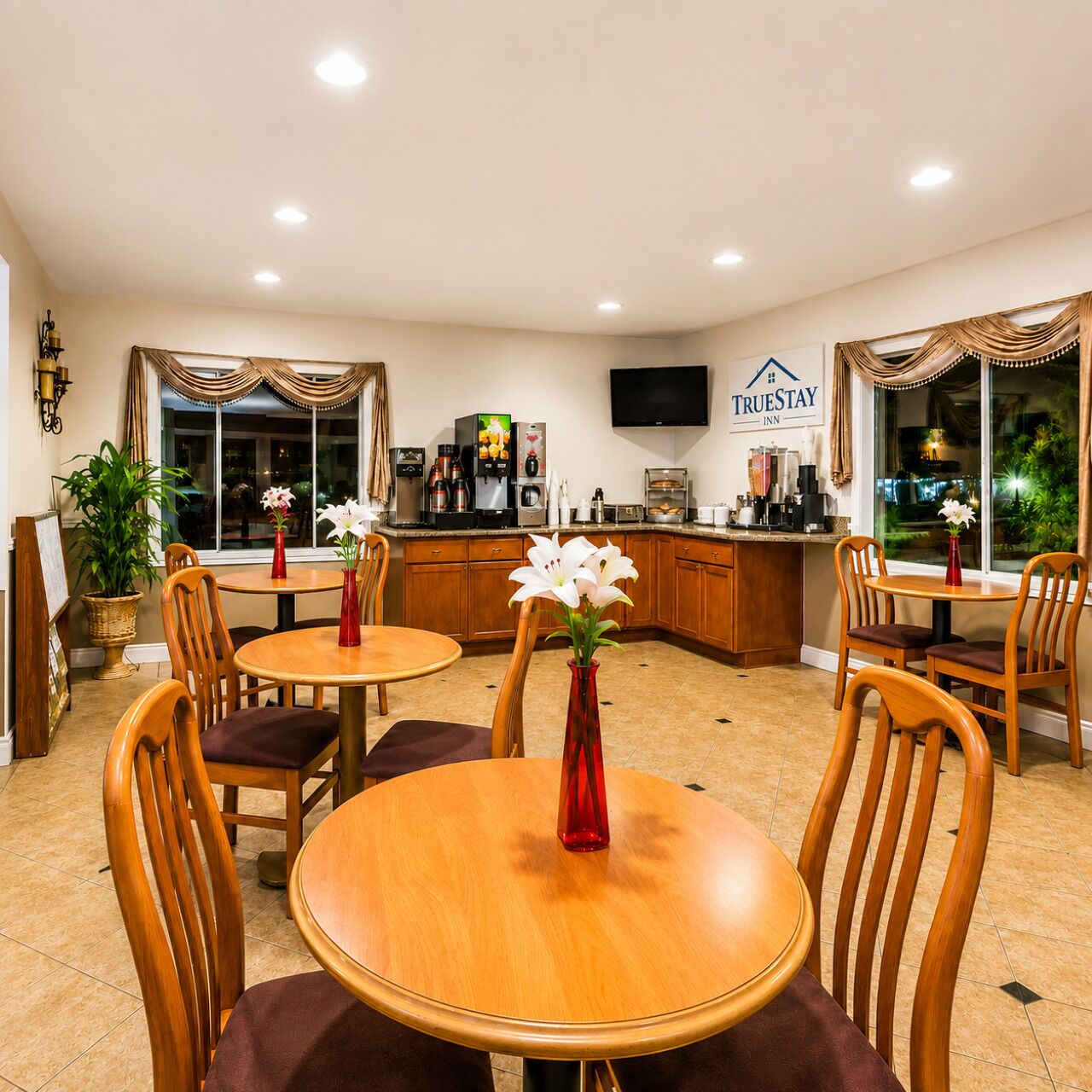 Free daily continental breakfast