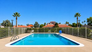 Unclassified image, 2 of 12, button - Truestay Inn (Bakersfield)