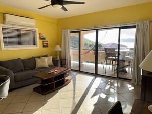 TV - Red Hook Retreat with Stunning Ocean Views (Red Hook)