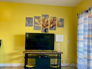 Interior - Island Couples Retreat - 1 Bed Condo in Red Hook (Red Hook)