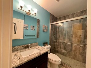 Hair dryer - Island Couples Retreat - 1 Bed Condo in Red Hook (Red Hook)