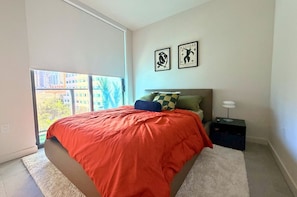 Room - F603 - Orange Century Modern 1BR + Den w/ Balcony, Pool & Gym in Downtown Miami (Miami)