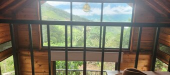 Cabin with mountain view. suitable for the whole family.