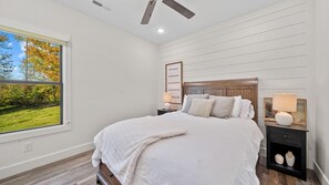1 habitación, tabla de planchar con plancha, wifi gratis y ropa de cama 