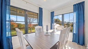 Dining - Shepherd's Hope Cottage Getaway (Blaine)