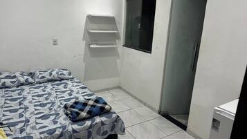 4 quartos, ferros/tábuas de passar roupa, Wi-Fi, roupa de cama