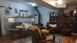 Unclassified image, 2 of 40, button - Lazy J/C Ranch, 2-bedroom suite on 10 beautiful acres just outside of Deer Park (Deer Park)
