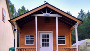 Unclassified image, 3 of 40, button - Lazy J/C Ranch, 2-bedroom suite on 10 beautiful acres just outside of Deer Park (Deer Park)