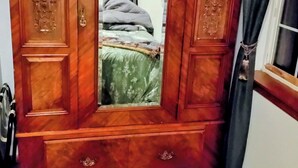 Unclassified image, 4 of 40, button - Lazy J/C Ranch, 2-bedroom suite on 10 beautiful acres just outside of Deer Park (Deer Park)