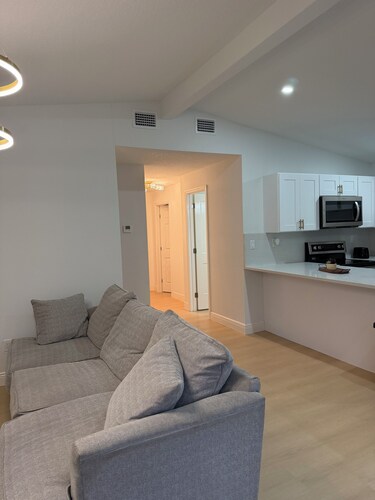 Charming 2BR/2BA Getaway – Feels Like Home