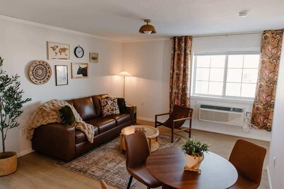 Lofts on Main – Cozy Budget Loft | Kitchenette | Sleeps 4