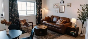 Lofts on Main – Spacious Loft | Full Kitchen | Sleeps 4