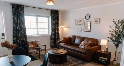 Lofts on Main – Spacious Loft | Full Kitchen | Sleeps 4