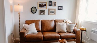 Large 1BR Loft in La Crete | Full Kitchen