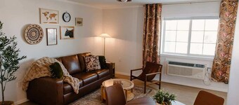 Lofts on Main – Large Loft | Full Kitchen | Sleeps 4