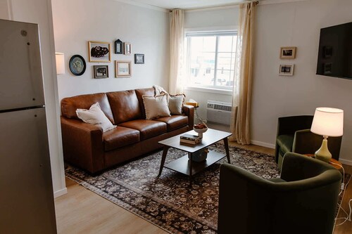 Large 1BR Loft in La Crete | Full Kitchen