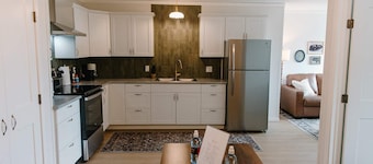 Large 1BR Loft in La Crete - Full Kitchen