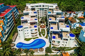 Exterior - Charming condo with ocean-view, pool & balcony (Nuevo Vallarta)