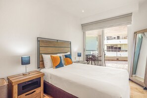 Een strijkplank/strijkijzer, gratis wifi, beddengoed