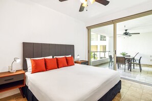 Room - Modern ocean-view stay with pool and rooftop access, large balcony, and AC (Nuevo Vallarta)