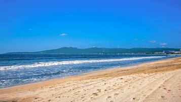 Na praia