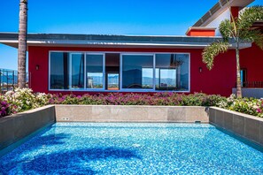 Pool - Peaceful modern condo with rooftop pool,  washer-dryer and fitness room (Nuevo Vallarta)