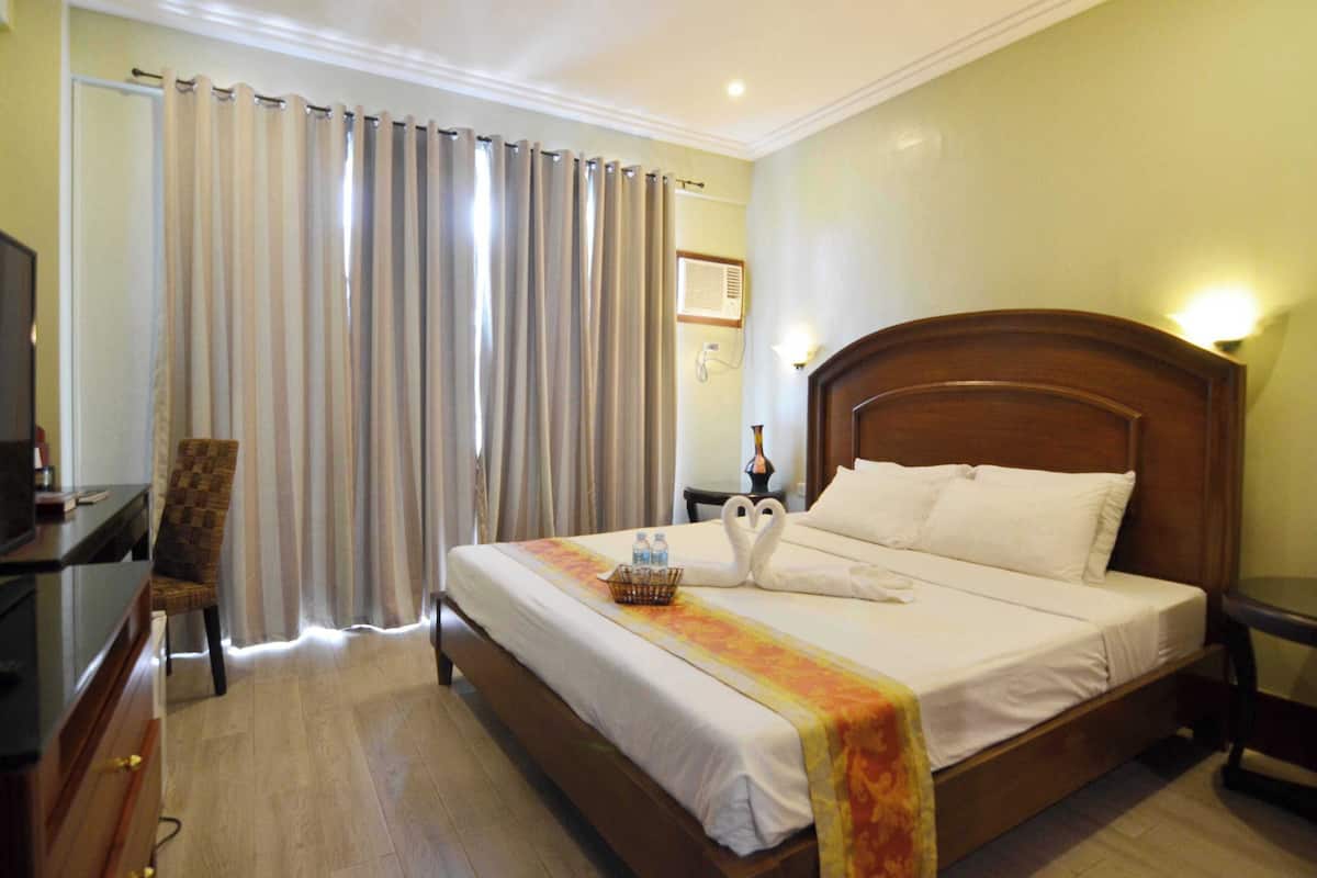 Deluxe Suite, Balcony, Lake View