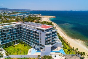 Exterior - Cozy oceanview loft with panoramic views, outdoor pool & fitness room (Cruz de Huanacaxtle)