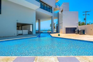 Pool - Cozy oceanview loft with panoramic views, outdoor pool & fitness room (Cruz de Huanacaxtle)