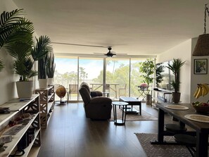 Living area - Front-Row Grand Prix Turn Views - Oceanfront Balcony - Walk Everywhere (Long Beach)