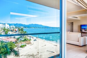 Interior - Bay-view condo with beachfront access, pools, fitness center, & balconies (Bucerias)