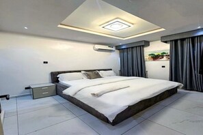 Comfort Apartment, Courtyard View - Supreme Apartments (Ibadan)