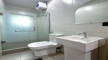 Apartamento Confort, vistas al patio | Baño