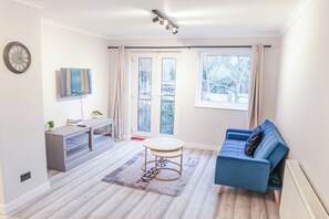 Living area - Modern 2 Bedroom|Wembley Stadium| Free Parking (Wembley)