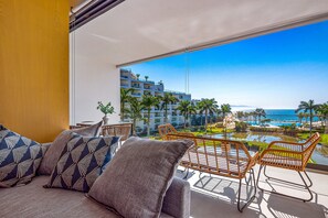 Property grounds - Oceanfront condo with a full kitchen, pool, & beach access (Nuevo Vallarta)