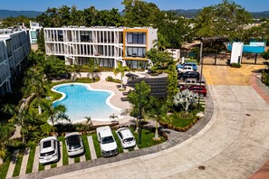 Exterior - Serene gated retreat with pool & lush gardens – Your perfect couple getaway (Nuevo Vallarta)