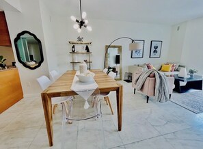 Dining - erfront 2BR Icon Brickell, 5-Star W Hotel Serenity Views - Wow! (Miami)
