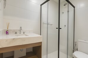 Basic Studio | Bathroom