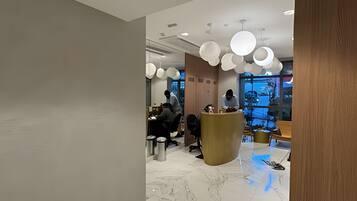 Basic Studio | Lobby