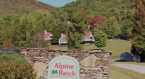 A beautiful resort and only a few miles from the historic Alpine Helen.
