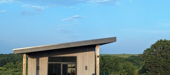 Peaceful 1-bedroom cabin with AC in charming Flint Hills of Kansas