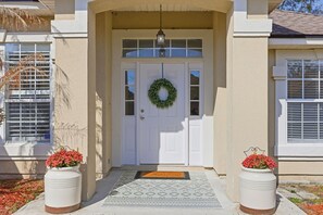 Exterior detail - Upscale Retreat w/ Pool | Near Mayo & Beaches (Jacksonville)