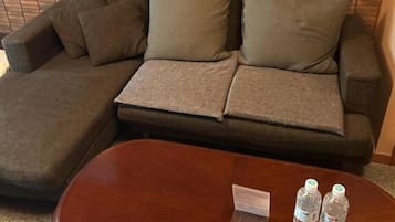 Twin Room, Garden View | Interior