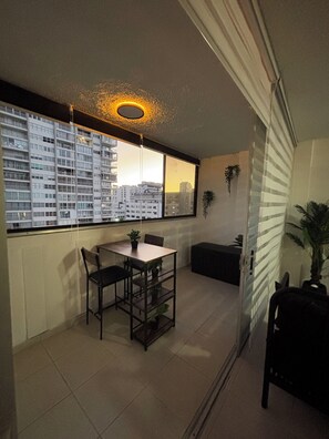 Dining - Son de Metro Apartment - Condado Beach & Pool, Walk to Ocean (San Juan)