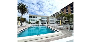 Pool - Charming 2-bedroom condo by Clearwater Beach (Clearwater)