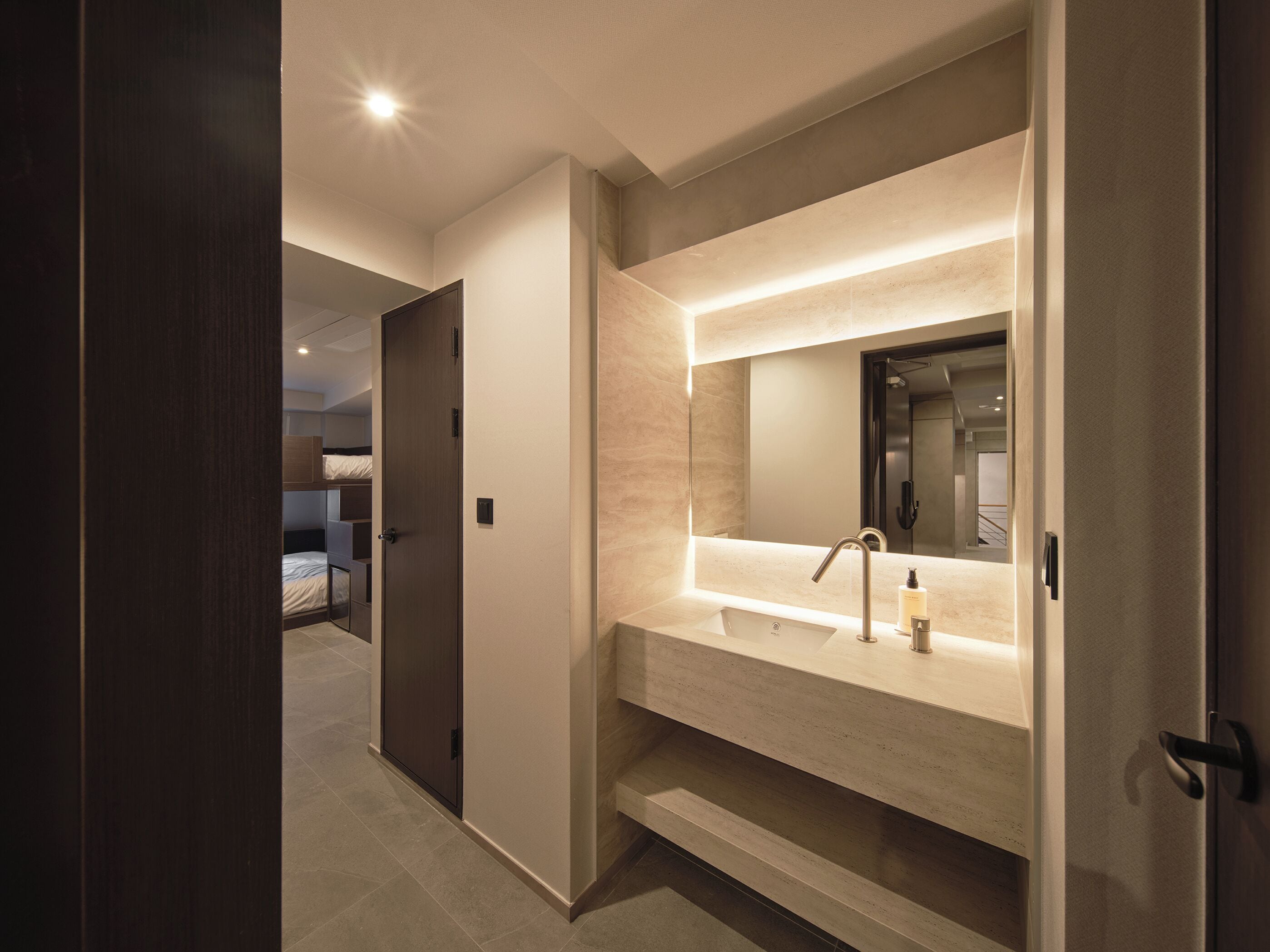 Classic-Vierbettzimmer, 2 Doppelbetten, Nichtraucher | Badezimmer