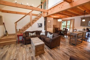Living area - Cozy Lakeside Resort Cabin on Minerva Lake-Camp 17 (Olmstedville)