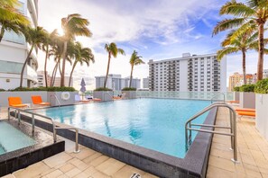 Pool - Luxury Corner Residence at W Fort Lauderdale (Fort Lauderdale)