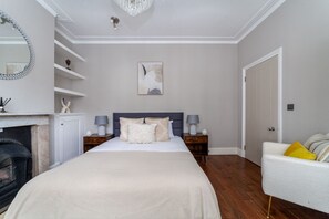 5 bedrooms, iron/ironing board, Internet, bed sheets - Boutique London Townhouse | Sleeps 10 | (London)